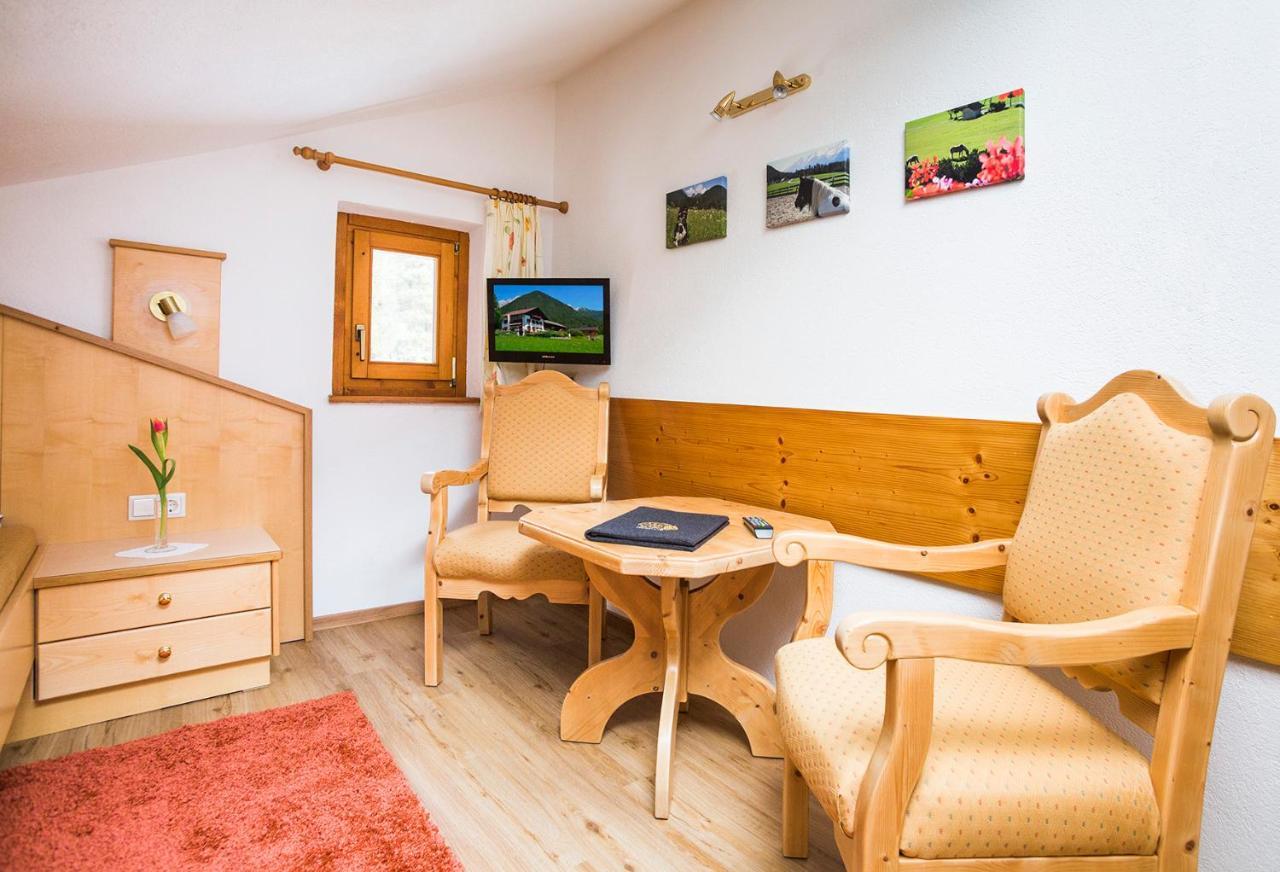 Gaestehaus Fitsch Obsteig Extérieur photo
